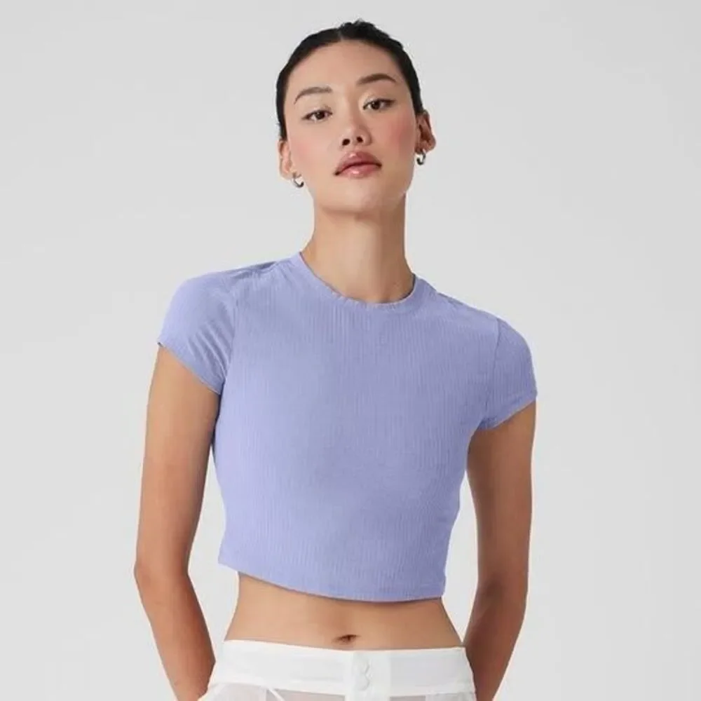 Alo Yoga Ribbed Sea Coast Cropped Short Sleeve Tee